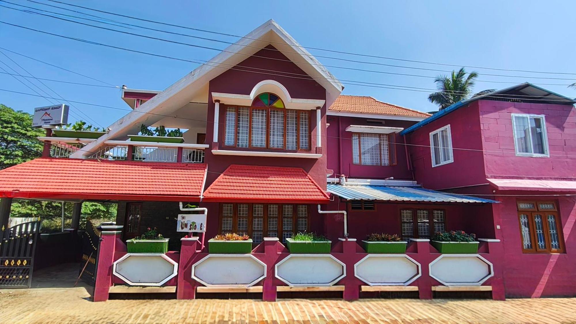 Flintstone Home Kushalnagar Exterior photo