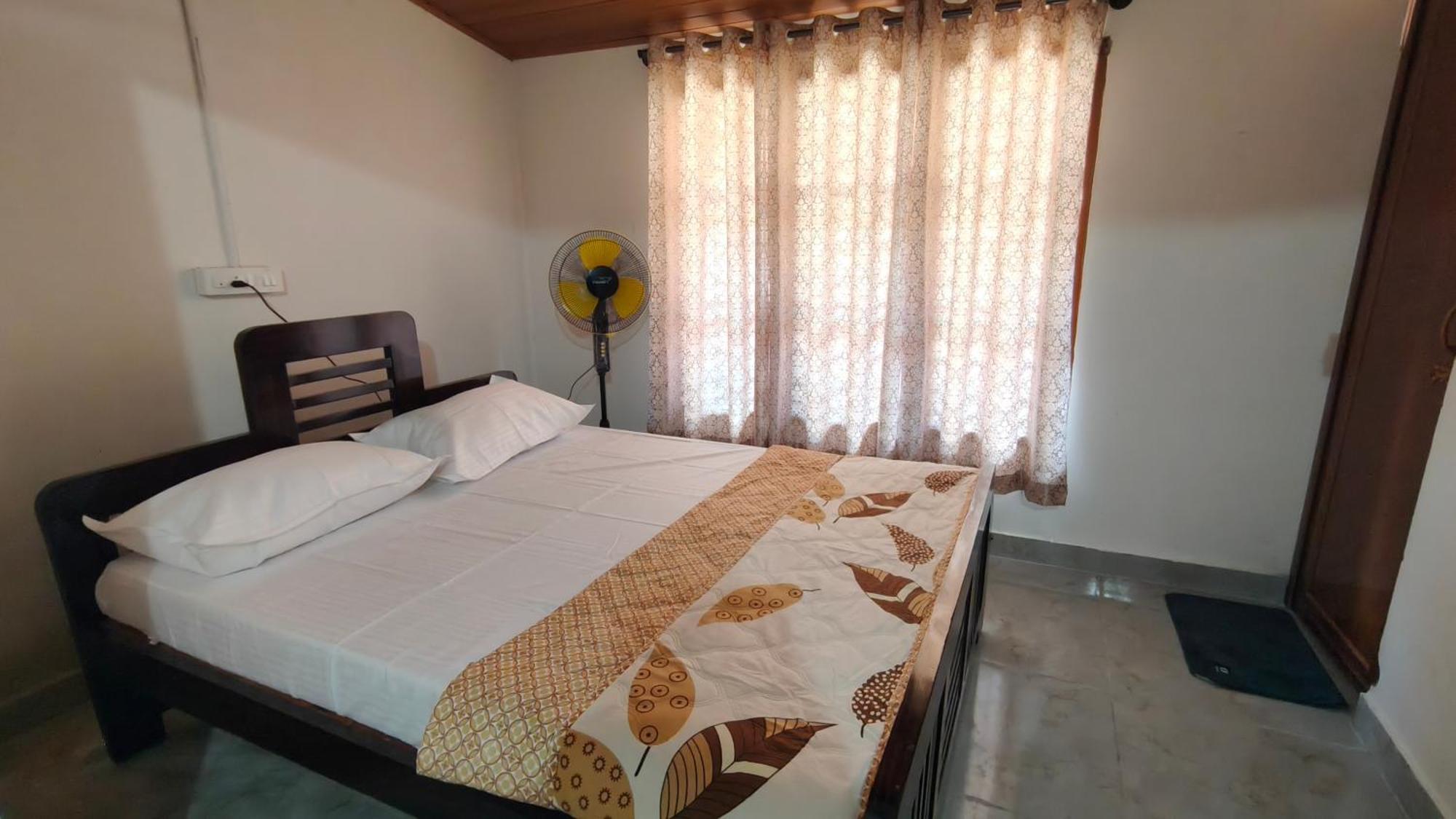 Flintstone Home Kushalnagar Exterior photo