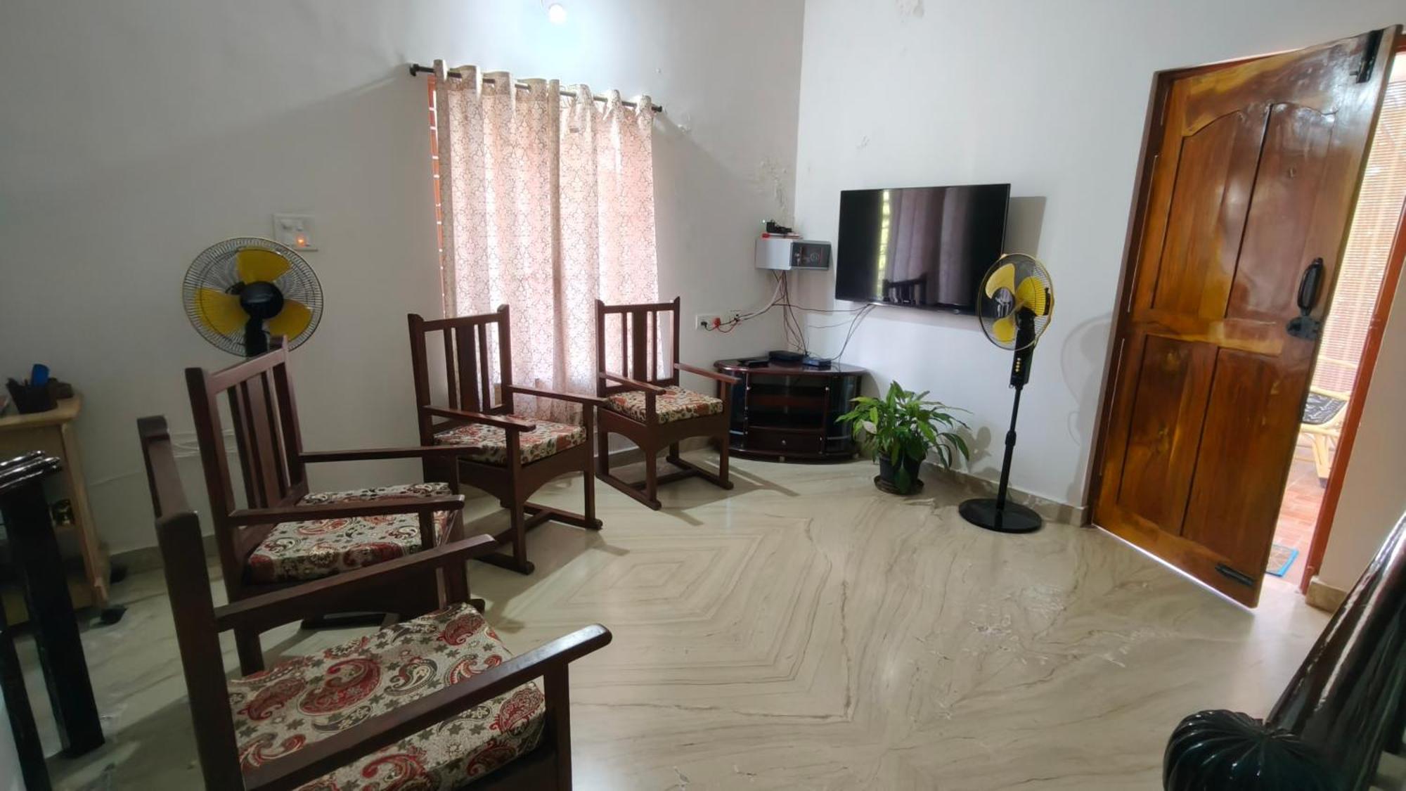 Flintstone Home Kushalnagar Exterior photo